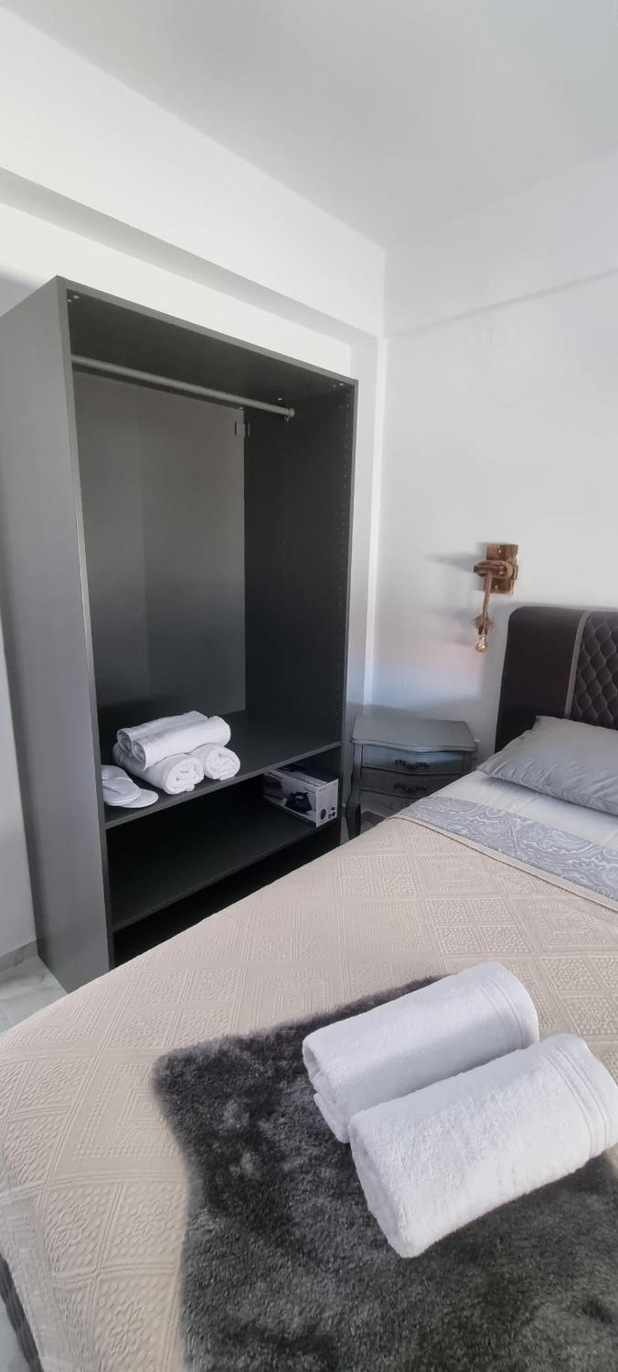 Ellis-Suites Nea Peramos Kavala Bagian luar foto