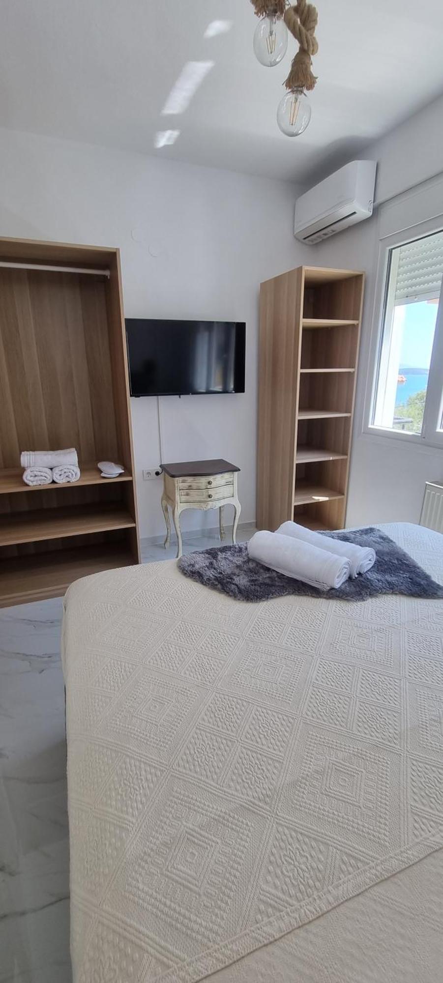 Ellis-Suites Nea Peramos Kavala Bagian luar foto