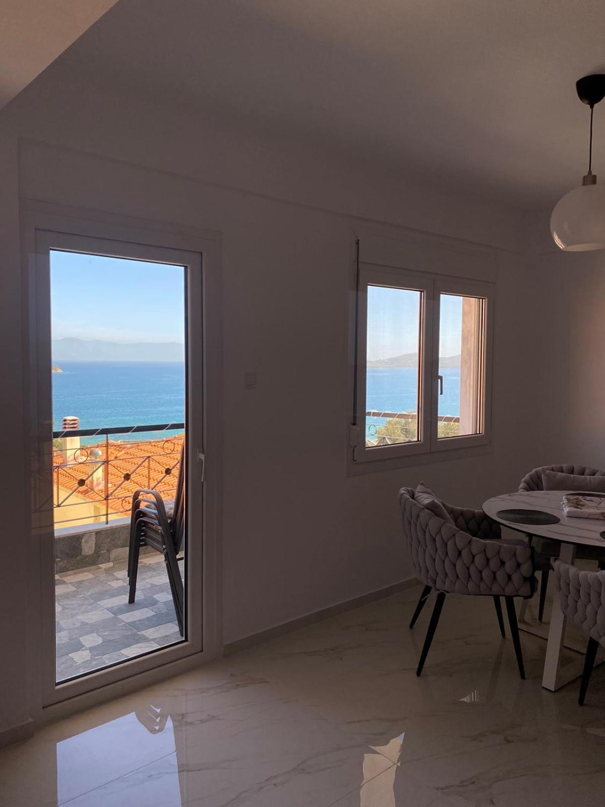Ellis-Suites Nea Peramos Kavala Bagian luar foto