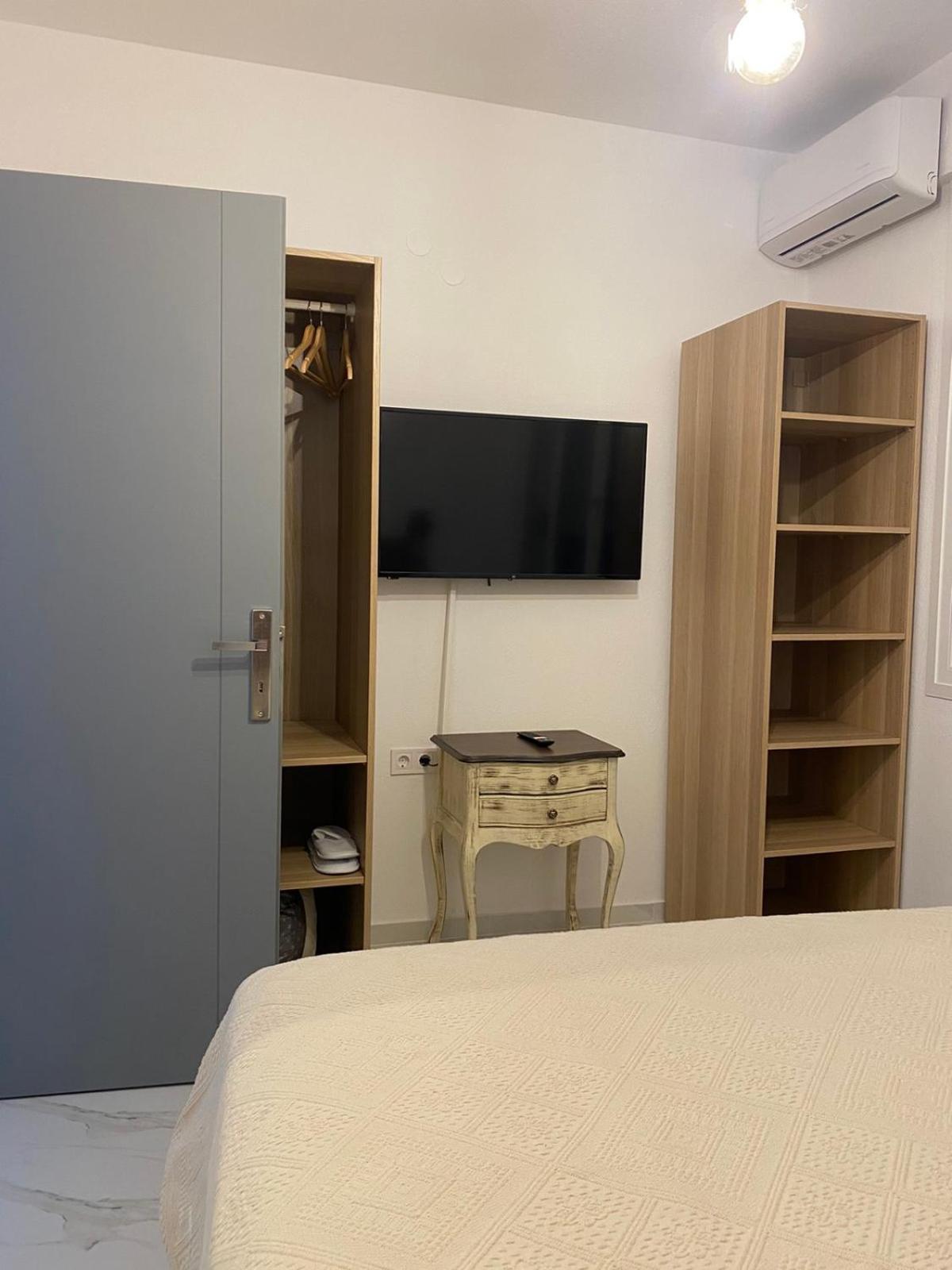 Ellis-Suites Nea Peramos Kavala Bagian luar foto